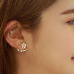 🐶Flower stud earrings with rhinestones